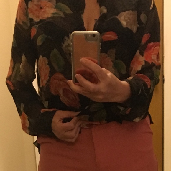 ClaUdiA RiChArd shEer sleEve fl0rAl bl0uSe ๐ฆจ - Picture 6 of 15